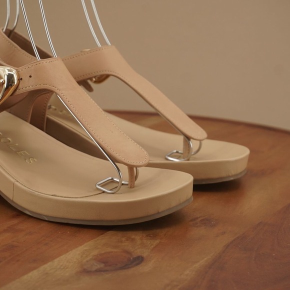 Aerosoles Womens California Sandals Block Heel Ankle Strap Gold Buckle Beige 9.5 - Picture 2 of 9